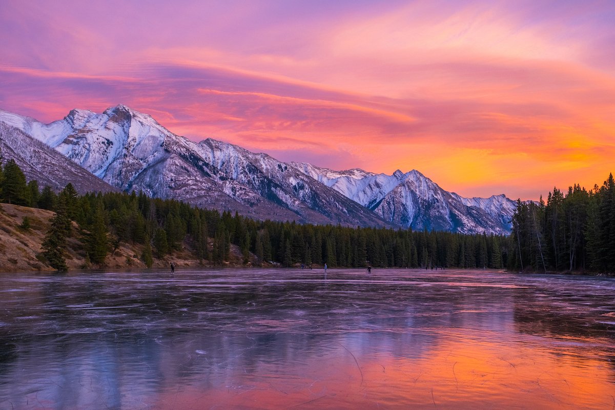 Johnson-Lake-Banff-in-November